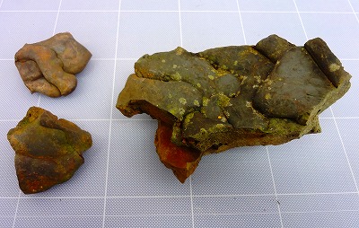 写真1-1-7　カナクロ石　下写真